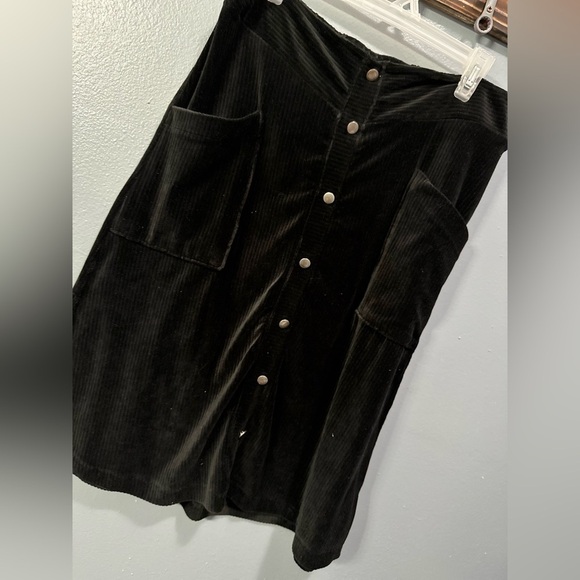 70s Black Velvet Button Mid-length Skirt Stretch with pockets size XL Vintage - Picture 3 of 8